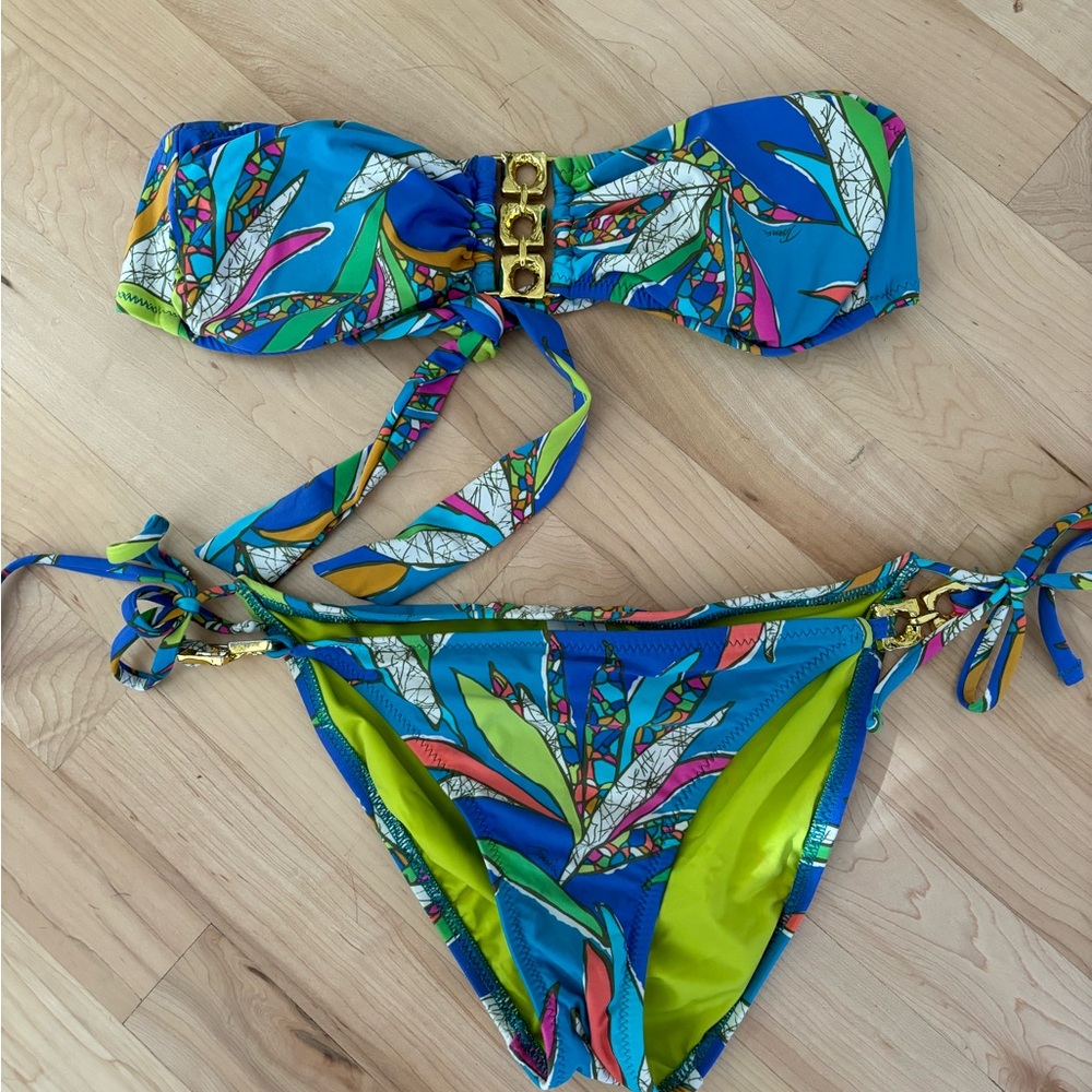 Trina Turk Size 6 String Bikini